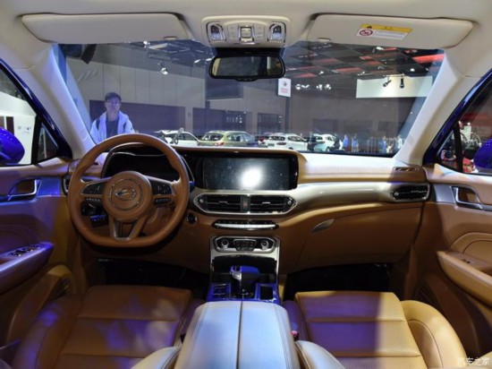 陸風(fēng)汽車(chē) 陸風(fēng)榮曜 2020款 1.5GTDI 自動(dòng)智·曜