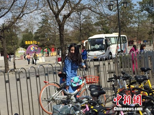 越來越多的用戶開始使用共享單車。<a target='_blank'  _fcksavedurl='http://www.chinanews.com/' ></table>中新網(wǎng)</a> 吳濤 攝